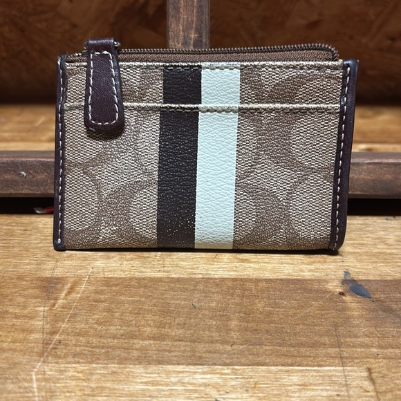 Small Coach Brown and Cream Card Holder - Picture 2 of 7